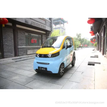 2022 New Energy Electric Mini Four Wheels Electric Car with Lower Price